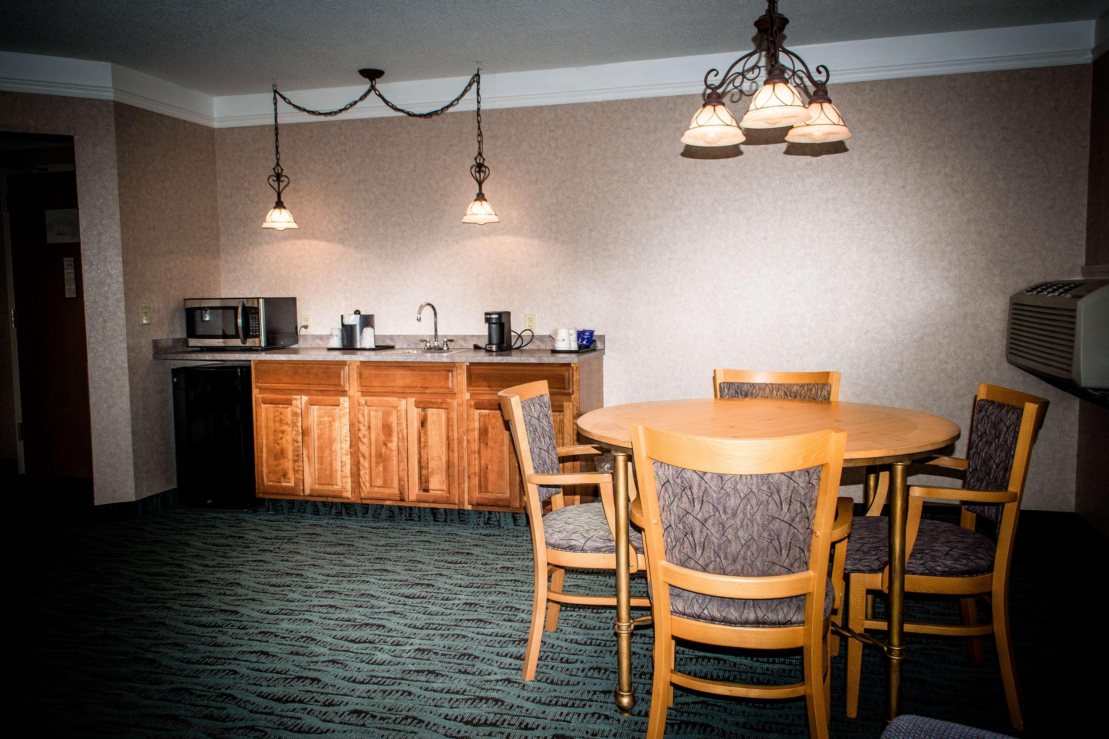 Best Western Plus Executive Court Inn & Conference Center Manchester Buitenkant foto