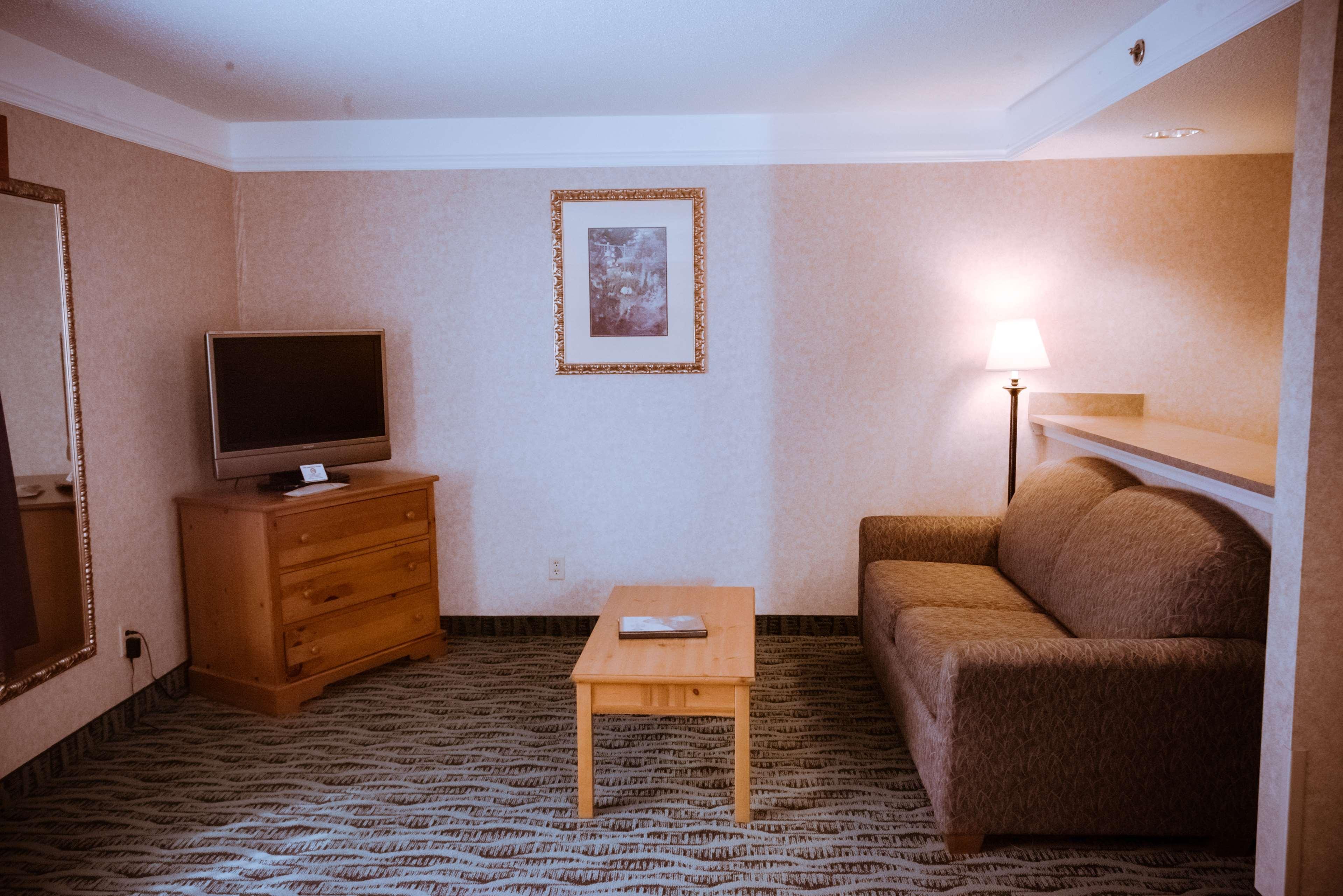 Best Western Plus Executive Court Inn & Conference Center Manchester Buitenkant foto